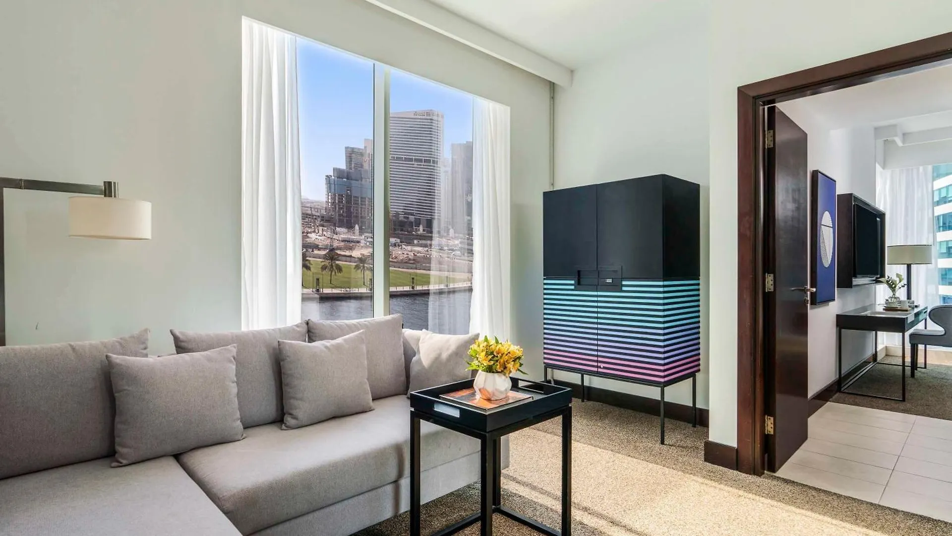 Hotel Pullman Dubai Downtown 5*,